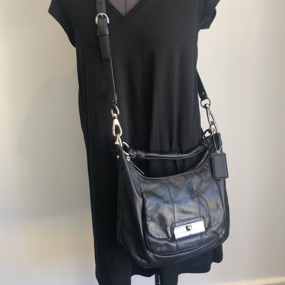 Coach leather crossbody/purse - Picture 3 of 17